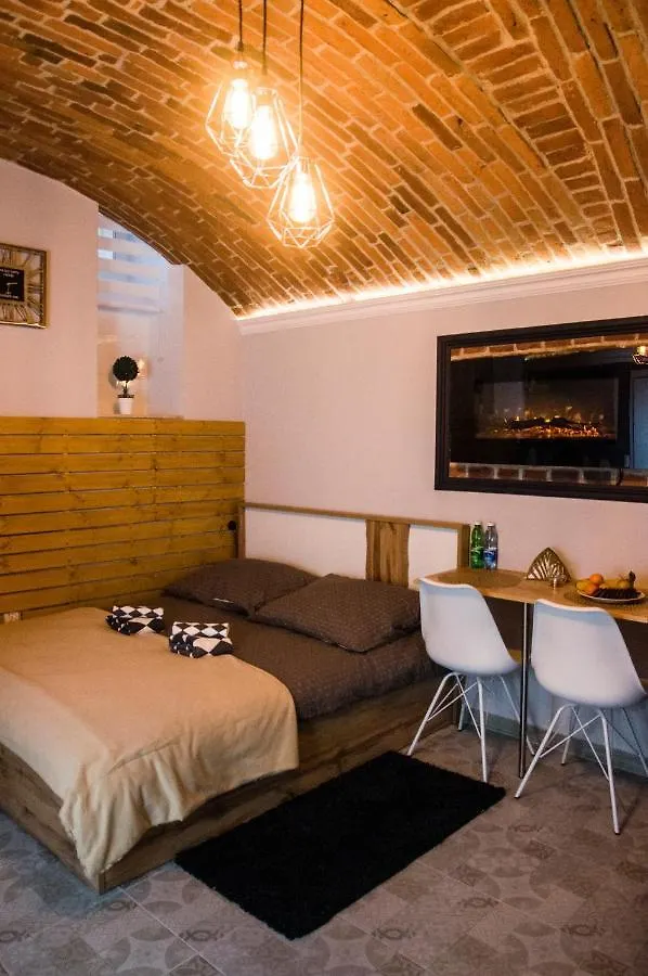 Underground Jacuzzi Rooms Krakow Bed & Breakfast