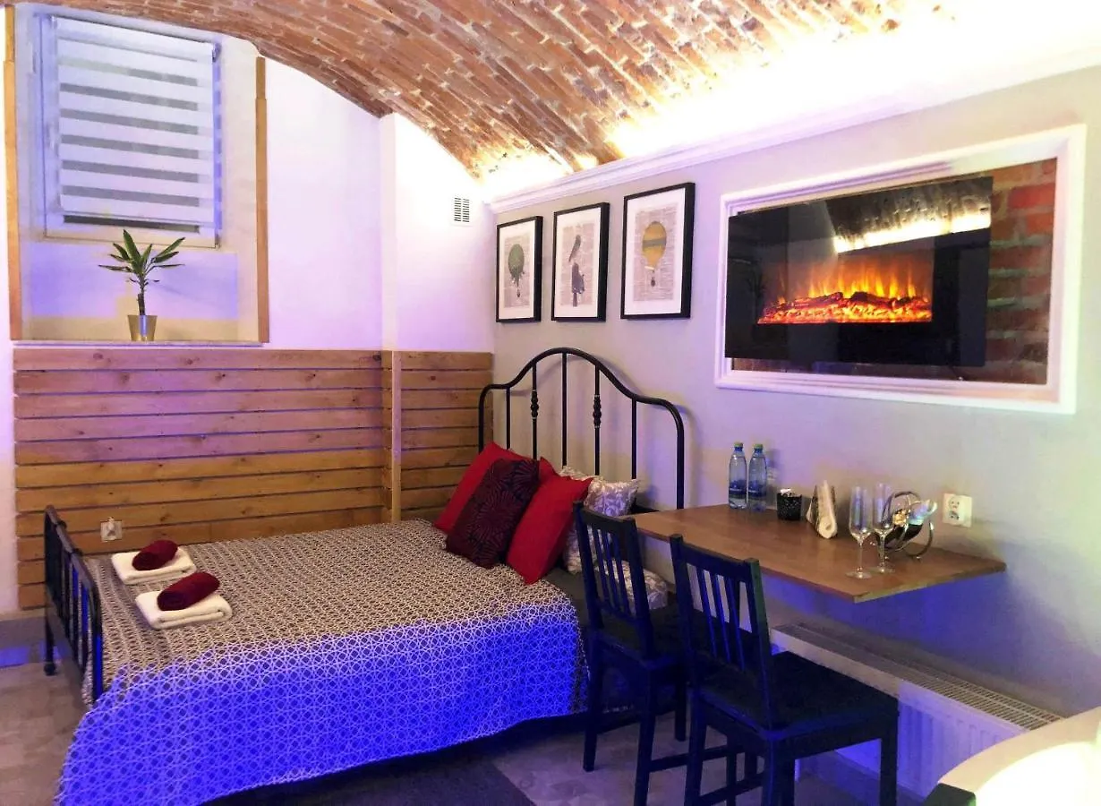 Underground Jacuzzi Rooms Krakow Bed & Breakfast