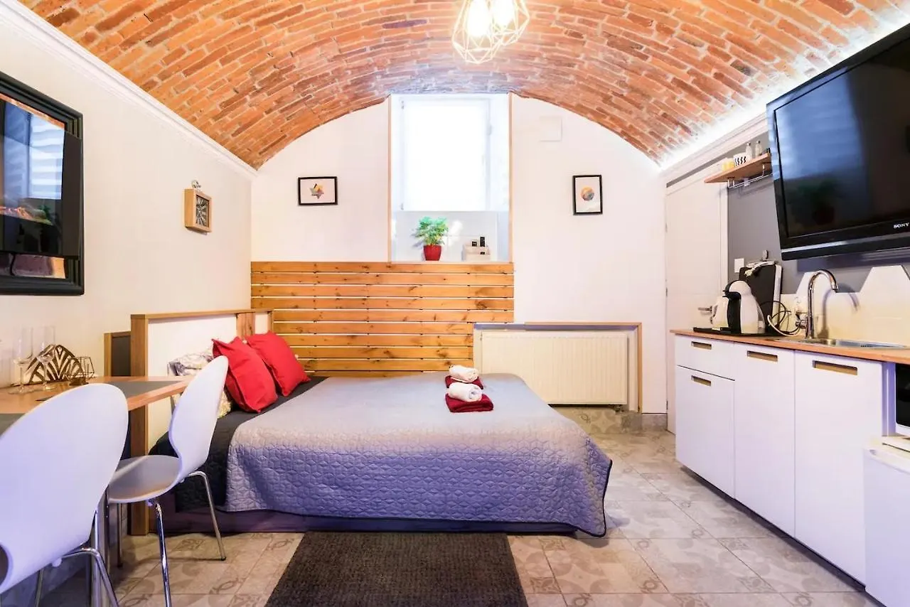 Underground Jacuzzi Rooms Krakow Bed & Breakfast