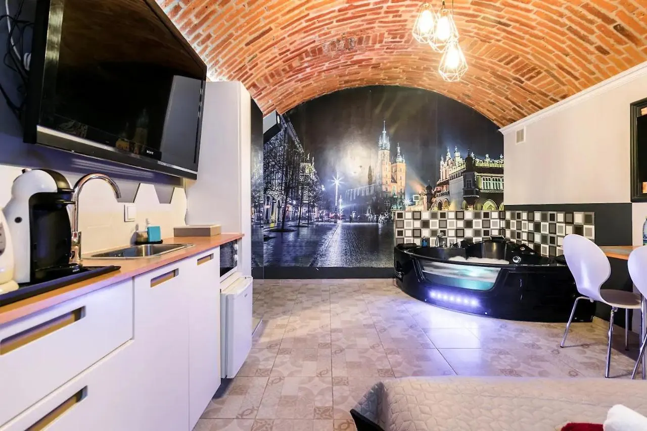 Underground Jacuzzi Rooms Krakow Bed & Breakfast